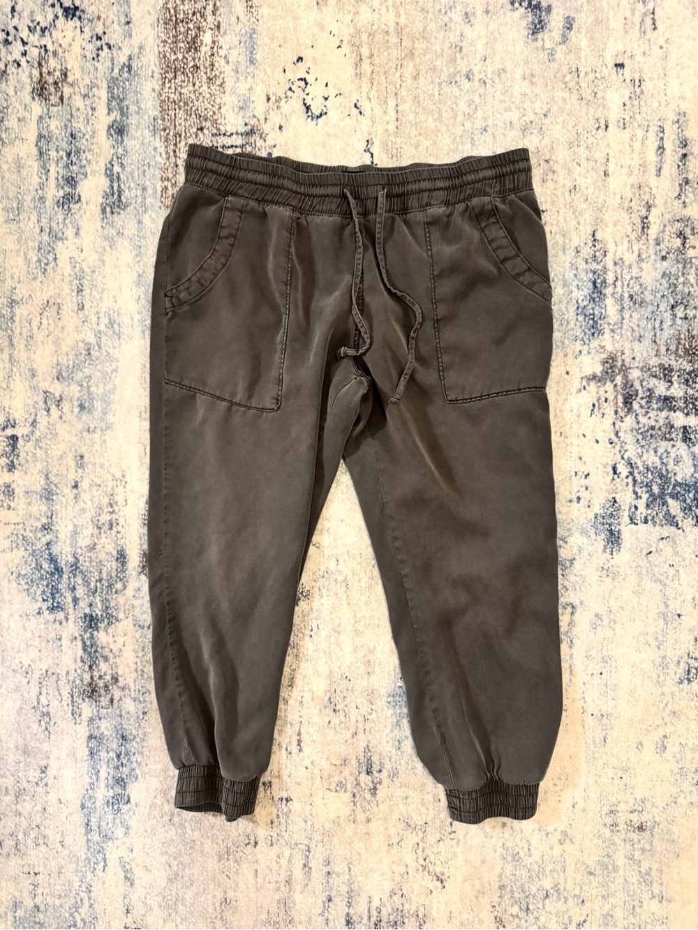 GAP Women’s Gray Joggers with Drawstring